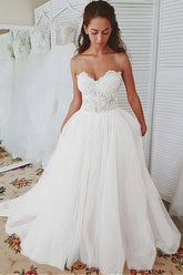 Vestidos de novia de corte A con escote corazón de tul y apliques de encaje WD362