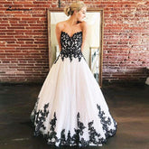 Baoleely Vintage Black and White Wedding Dress Plus Size Glitter Tulle