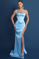 Vestidos de fiesta vintage de satén, corte recto, sin mangas, con abertura frontal.