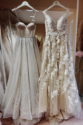 Vestidos de novia vintage largos de encaje corte A con cola