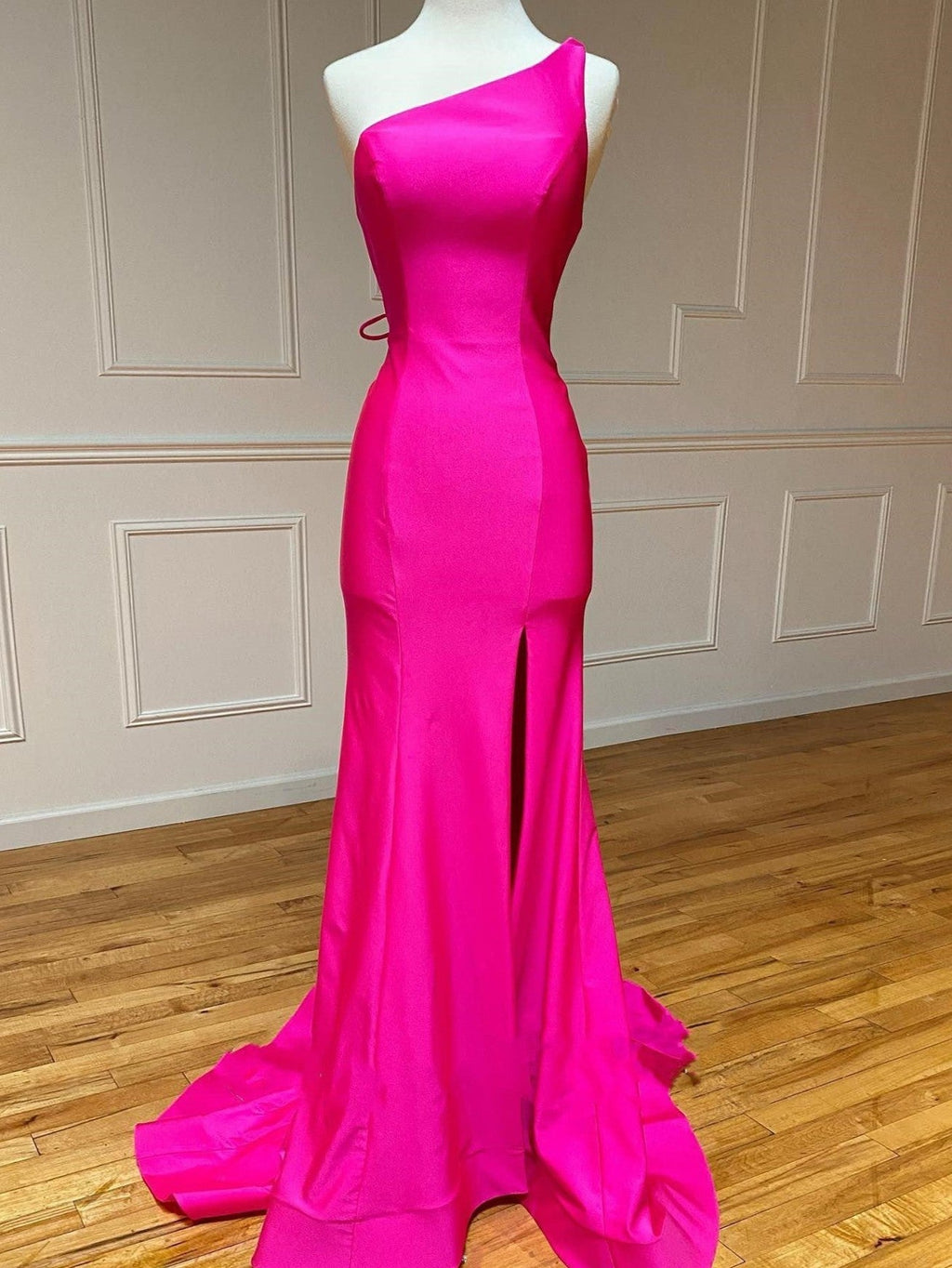 Robe de bal longue sirène asymétrique