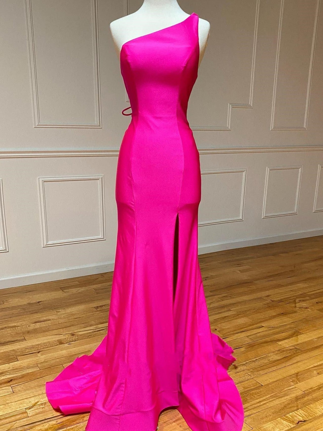 Robe de bal longue sirène asymétrique