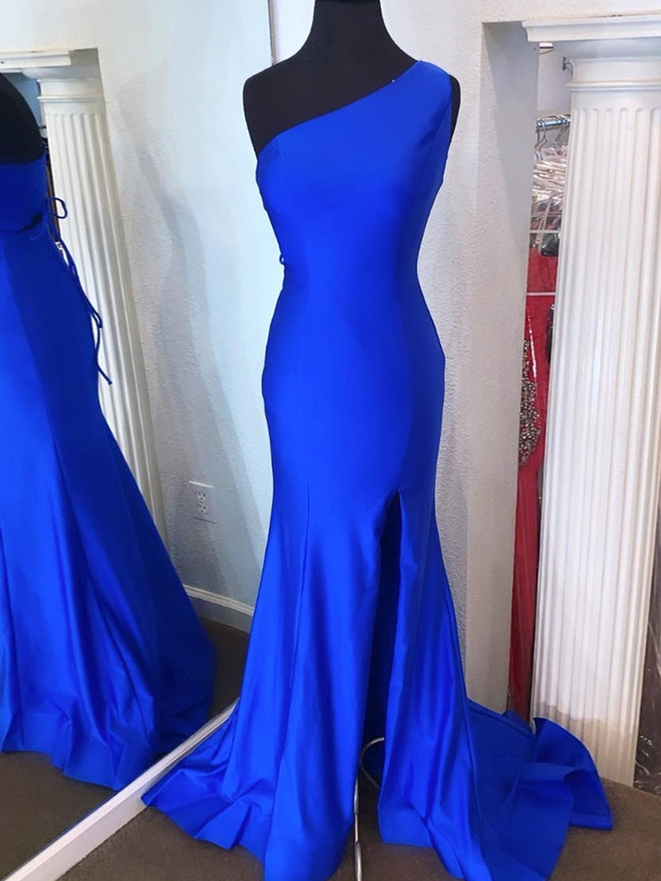 Robe de bal longue sirène asymétrique