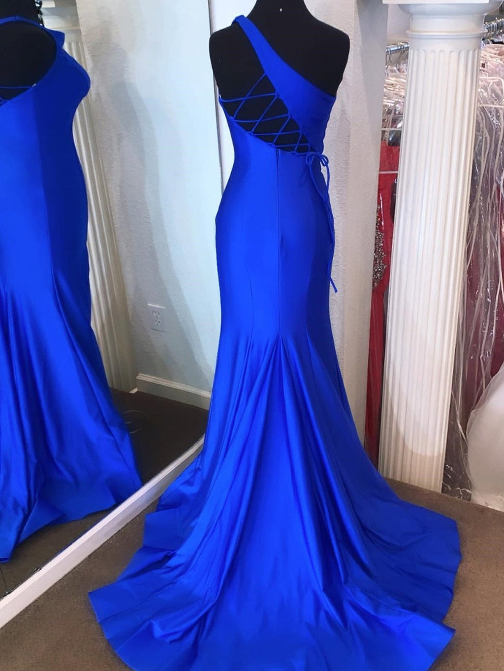 Robe de bal longue sirène asymétrique