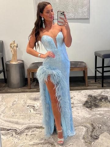 Vestido de fiesta ajustado sin tirantes con lentejuelas y abertura