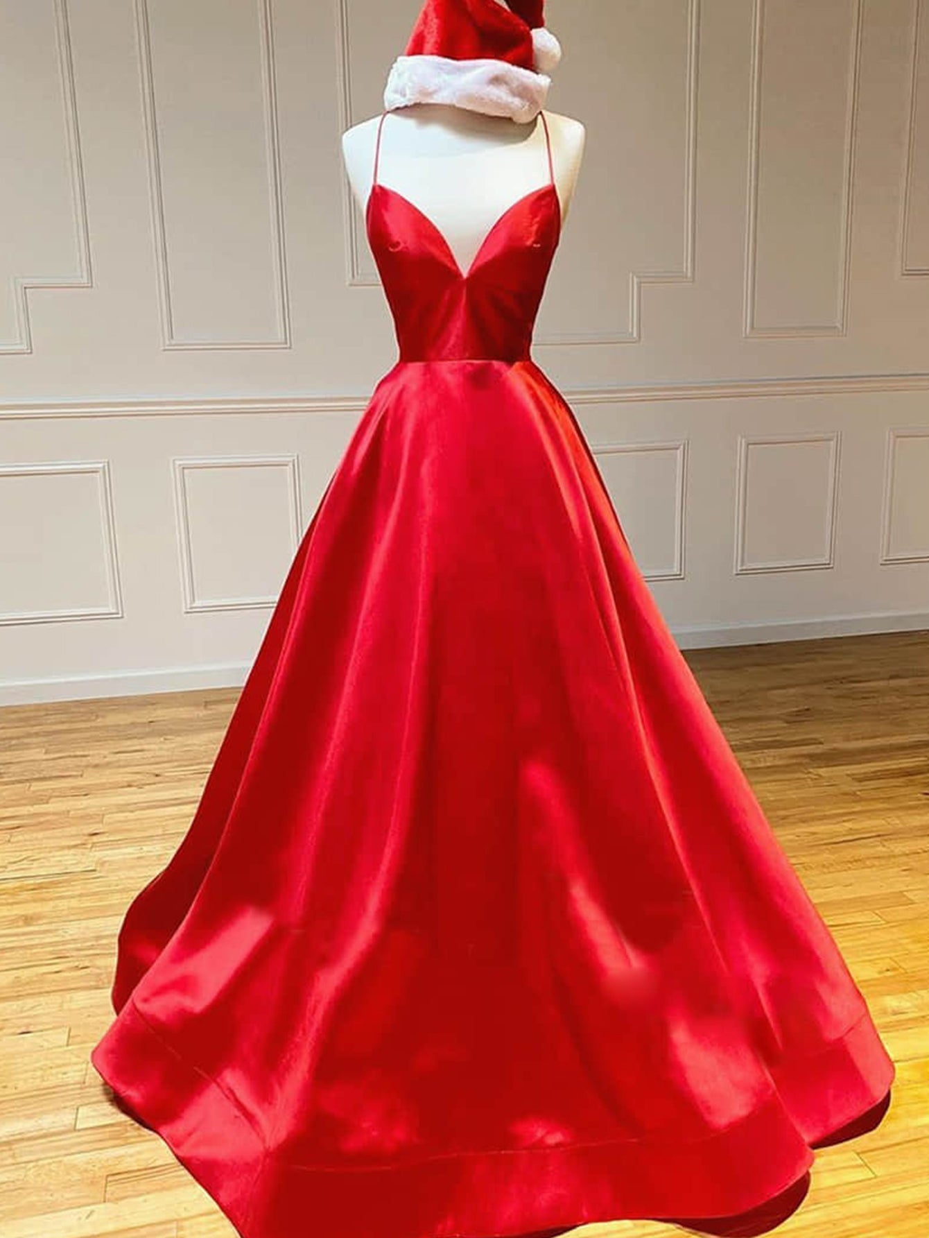 Robe de bal longue en satin, coupe trapèze, col V