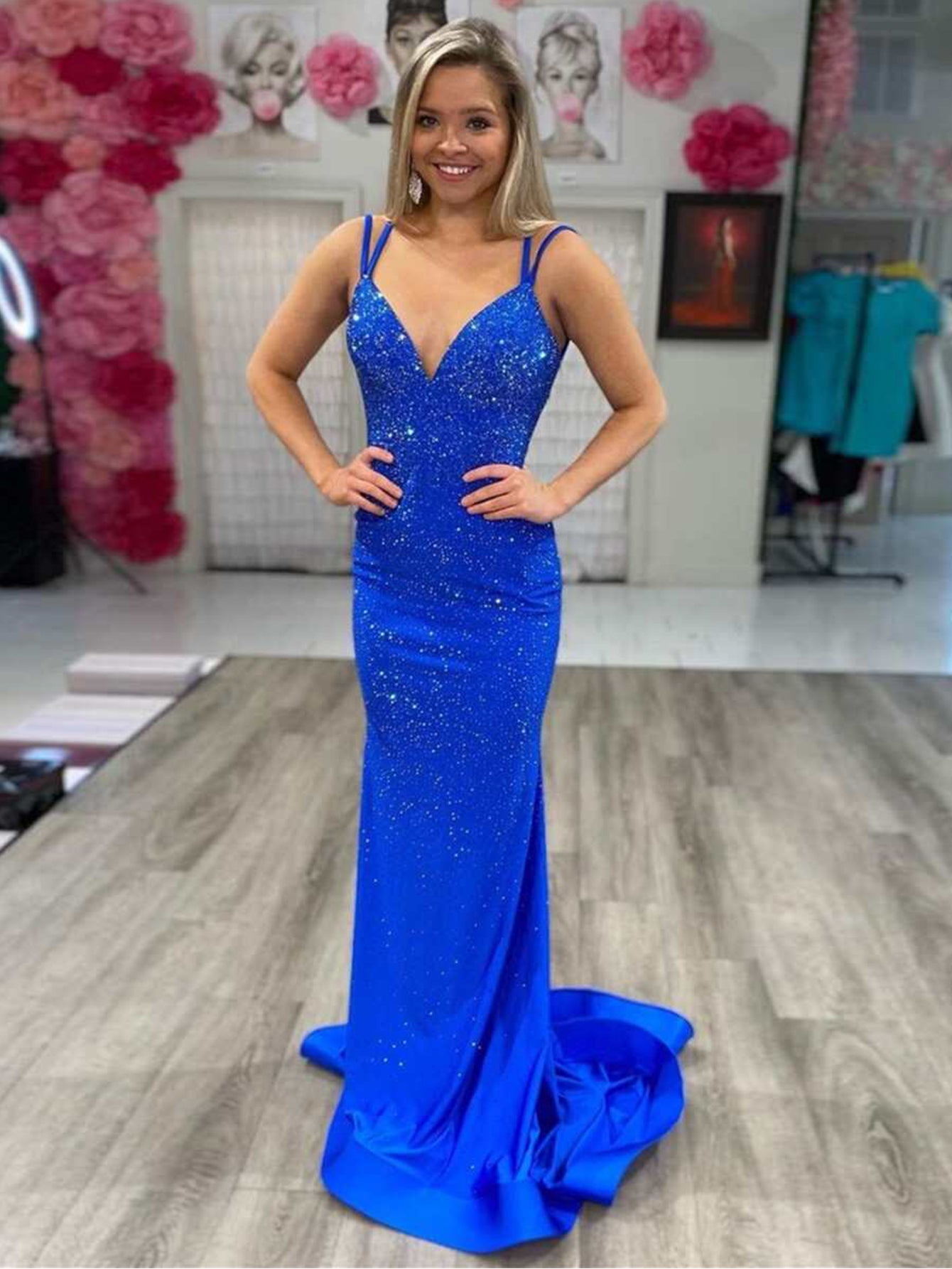 Robe de bal sirène en jersey à col V et perles