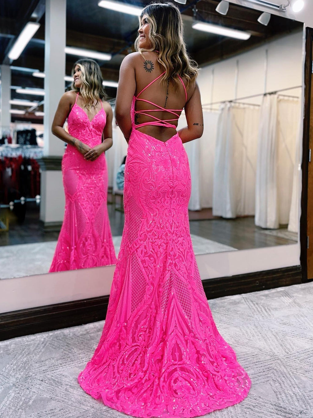 Vestido largo de fiesta ajustado de sirena rosa con escote en V y espalda descubierta con purpurina y escote en V