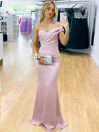 Robe de bal longue violette sirène satinée asymétrique à une épaule