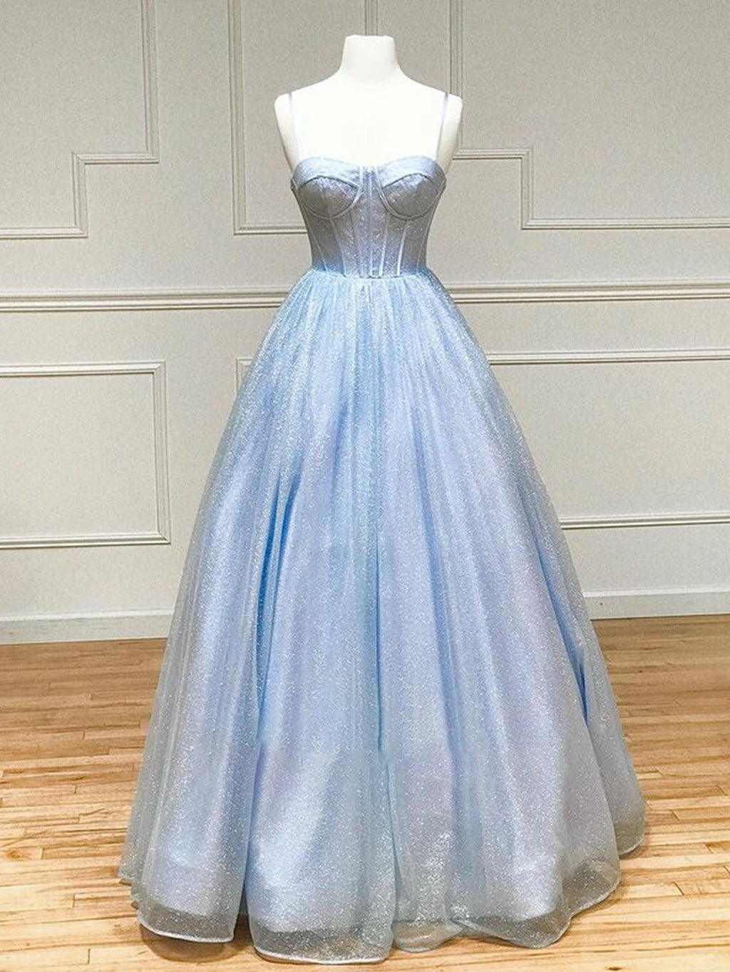 Vestido de graduación de tul brillante corte A con bolsillos