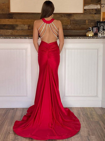 Robe de bal rouge longue moulante à col halter et décolleté en V profond