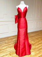 Vestido largo de fiesta rojo satinado estilo sirena con escote en V y pajarita