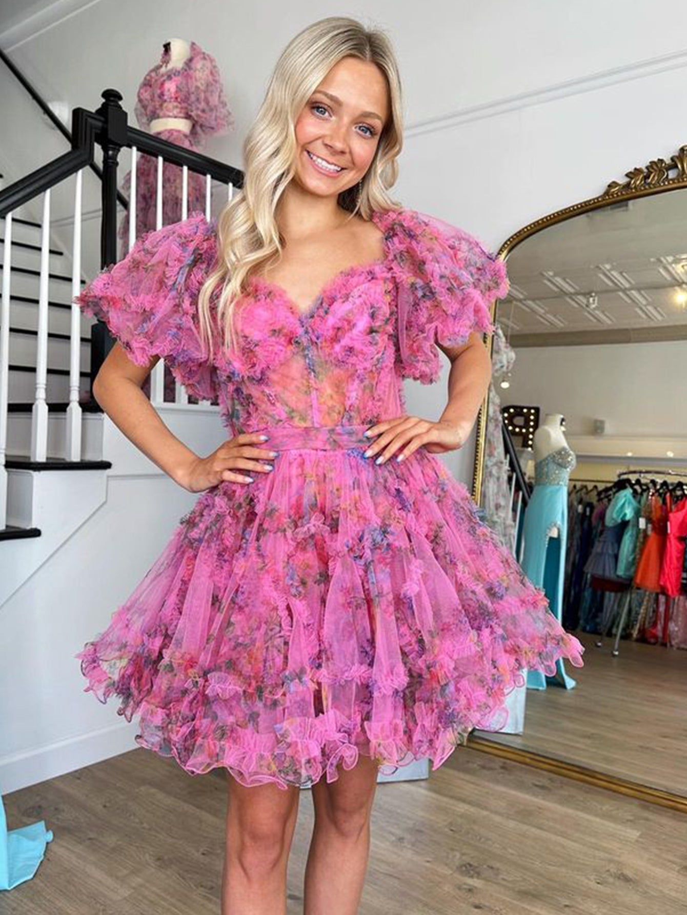Vestido de fiesta estampado floral con hombros descubiertos
