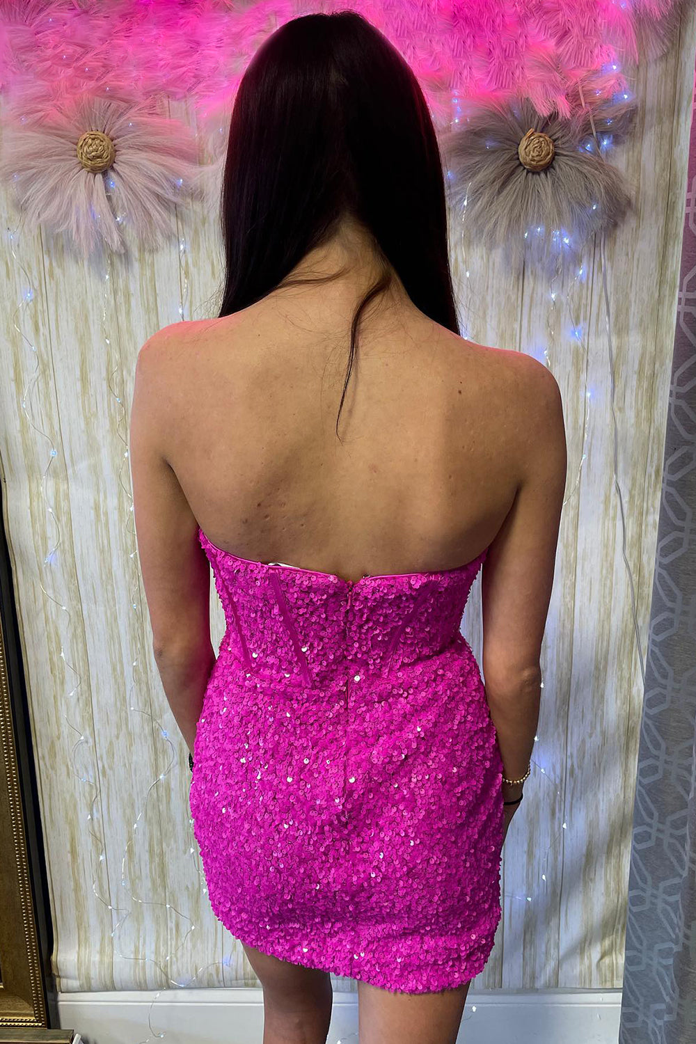 Vestido corto de fiesta ajustado con corsé, lentejuelas brillantes sin tirantes
