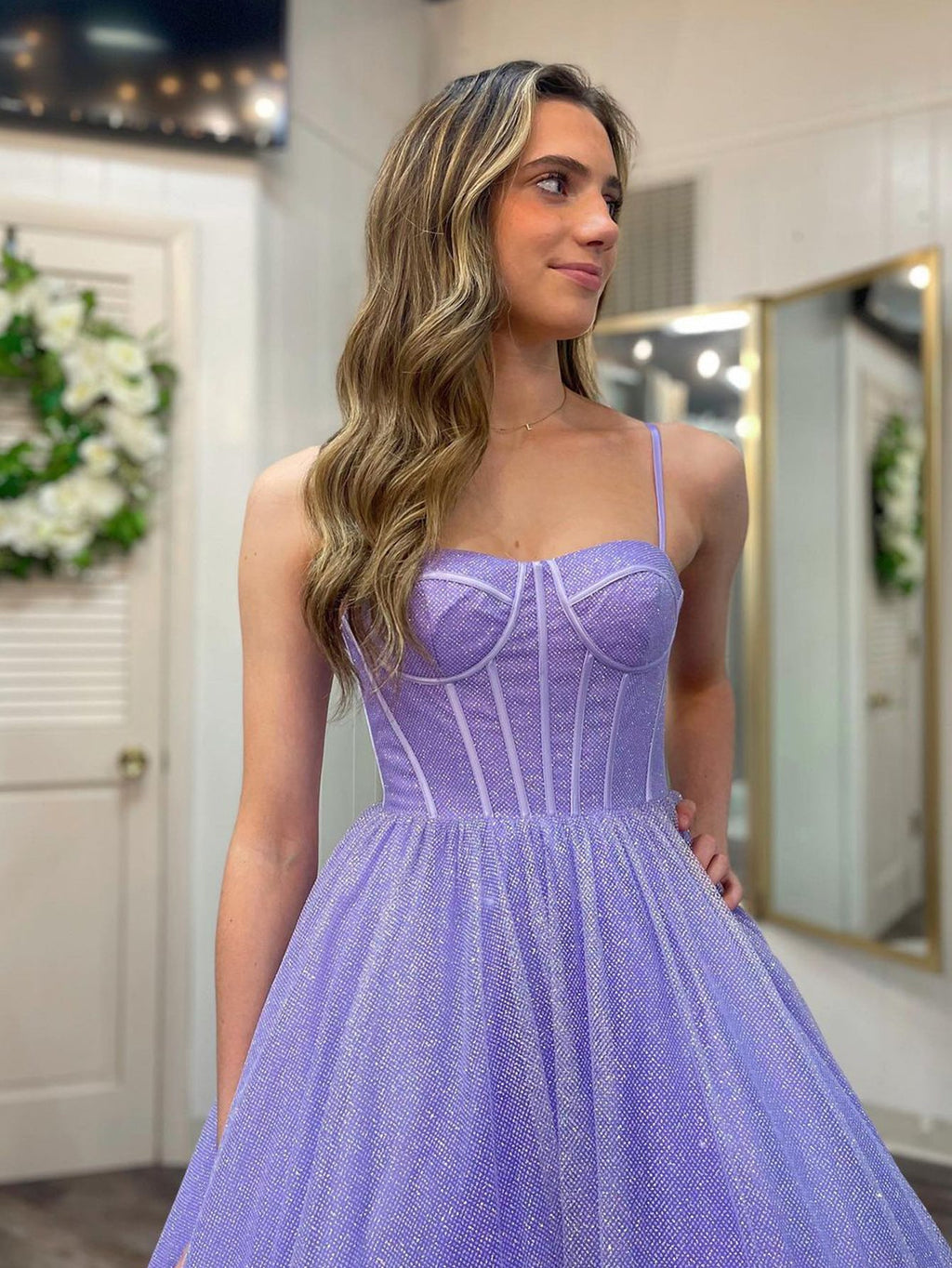 Vestido de graduación de tul brillante corte A con bolsillos