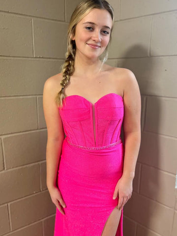 Vestido de fiesta largo ajustado sin tirantes estilo sirena con abertura