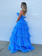 Robe de bal bustier trapèze en tulle froissé à volants