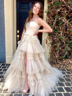 Vestido largo de fiesta de tul sin tirantes, corte en A, con volantes escalonados