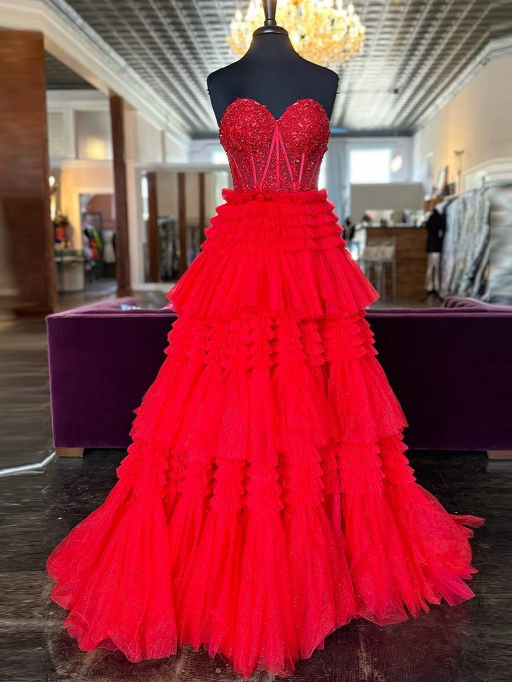 Vestido de graduación largo de tul con escote corazón y corte en A
