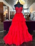 Vestido de graduación largo de tul con escote corazón y corte en A
