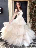 Vestido largo de fiesta de tul sin tirantes, corte en A, con volantes escalonados
