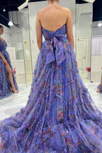 Vestido de fiesta de tul estampado floral con escote corazón y corte en A con abertura