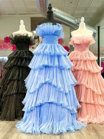 Vestido de graduación de tul arrugado con volantes y corte en A sin tirantes