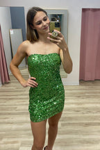 Vestido ajustado de lentejuelas brillantes sin tirantes para baile de bienvenida