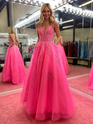 Robe de bal longue rose Angelina | Col V, coupe trapèze, dentelle | Robe de bal longue Angelina