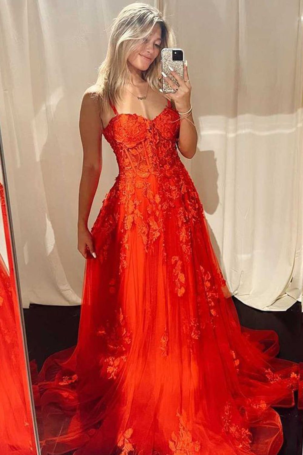 Vestido de graduación de corte A, corte corazón, encaje y tul con abertura