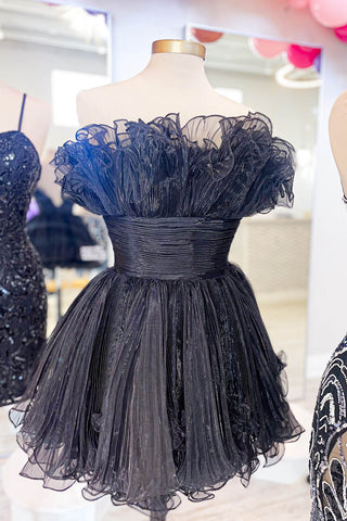 Vestido corto de fiesta sin tirantes, corte en A y con volantes