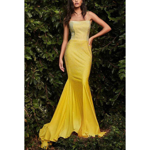 Robe de soirée longue sirène en satin perlé à bretelles spaghetti sans manches