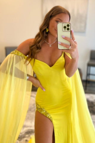 Robe de bal longue jaune à épaules dénudées et fente, coupe trapèze