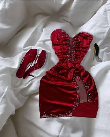 Robe courte sexy en velours bordeaux ornée de perles, idéale pour un anniversaire ou un bal de promo (Y7703)