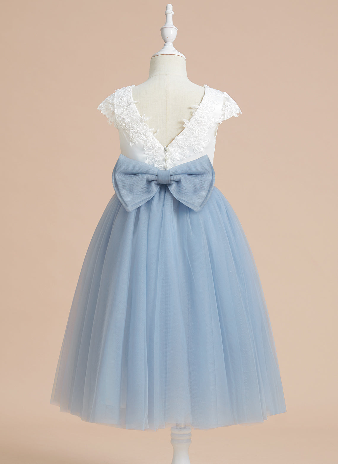 Vestido de niña de las flores para la Primera Comunión, corte en A, satén y tul, hasta la rodilla. 