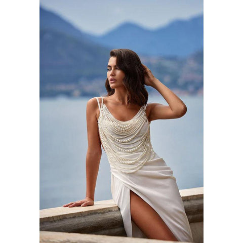 Robe de bal longue à bretelles spaghetti et perles froncées