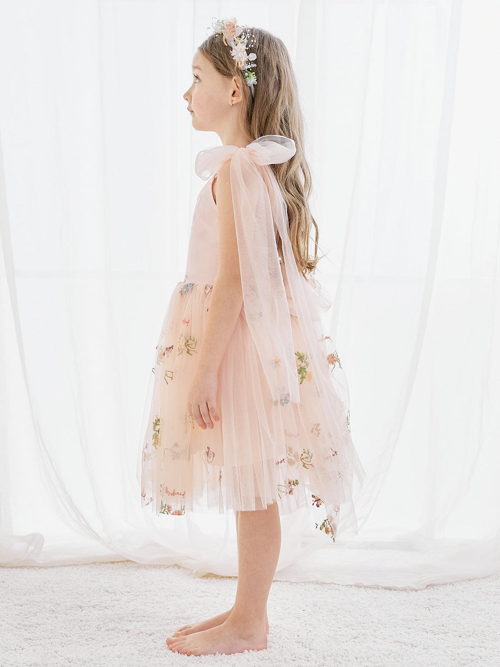 Vestido de niña pequeña de las flores, corte en A, sin mangas, de tul bordado floral. 