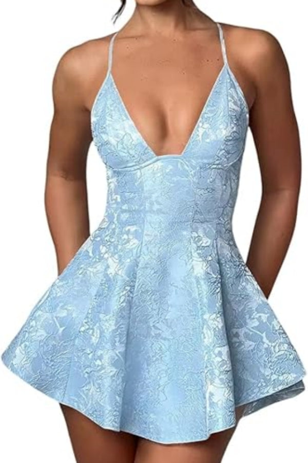 Robe de bal courte trapèze dos nu à col halter en satin jacquard à volants