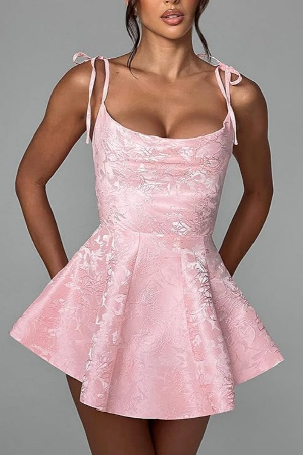 Vestido corto de fiesta de corte A con tirantes finos, de satén, sin mangas, estilo jacquard.
