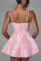 Vestido corto de fiesta de corte A con tirantes finos, de satén, sin mangas, estilo jacquard.