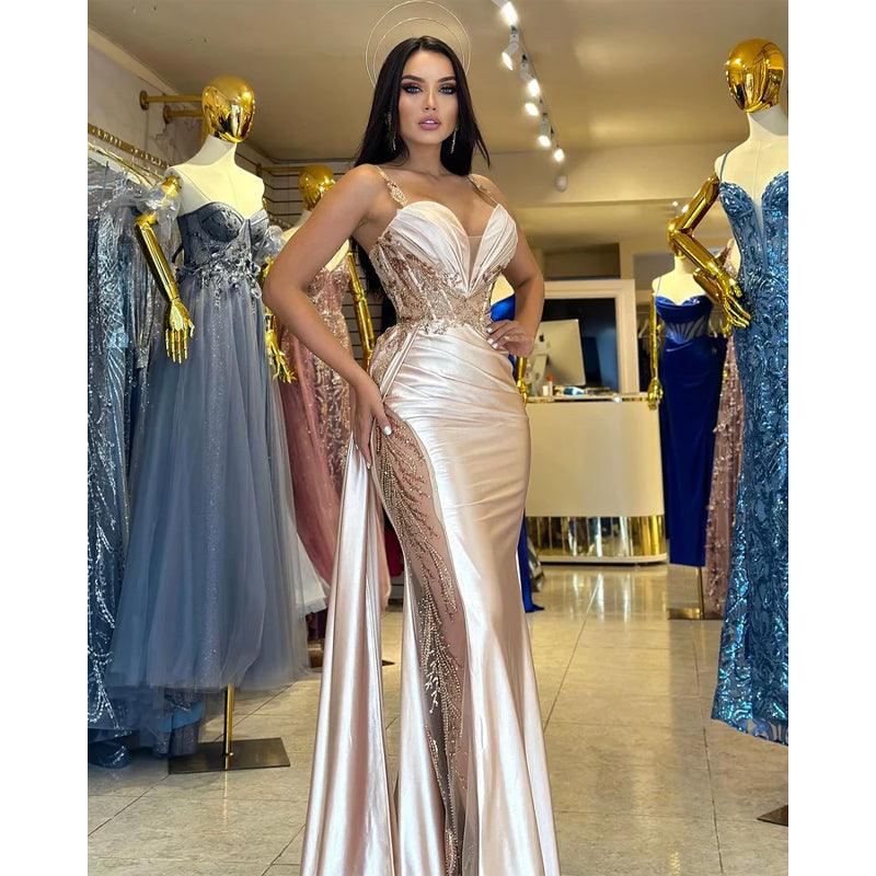 Robe de bal longue fourreau en satin à paillettes et dentelle froncée 