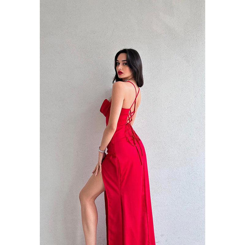 Robe de soirée longue en satin froncé, coupe fourreau/colonne, décolleté en cœur