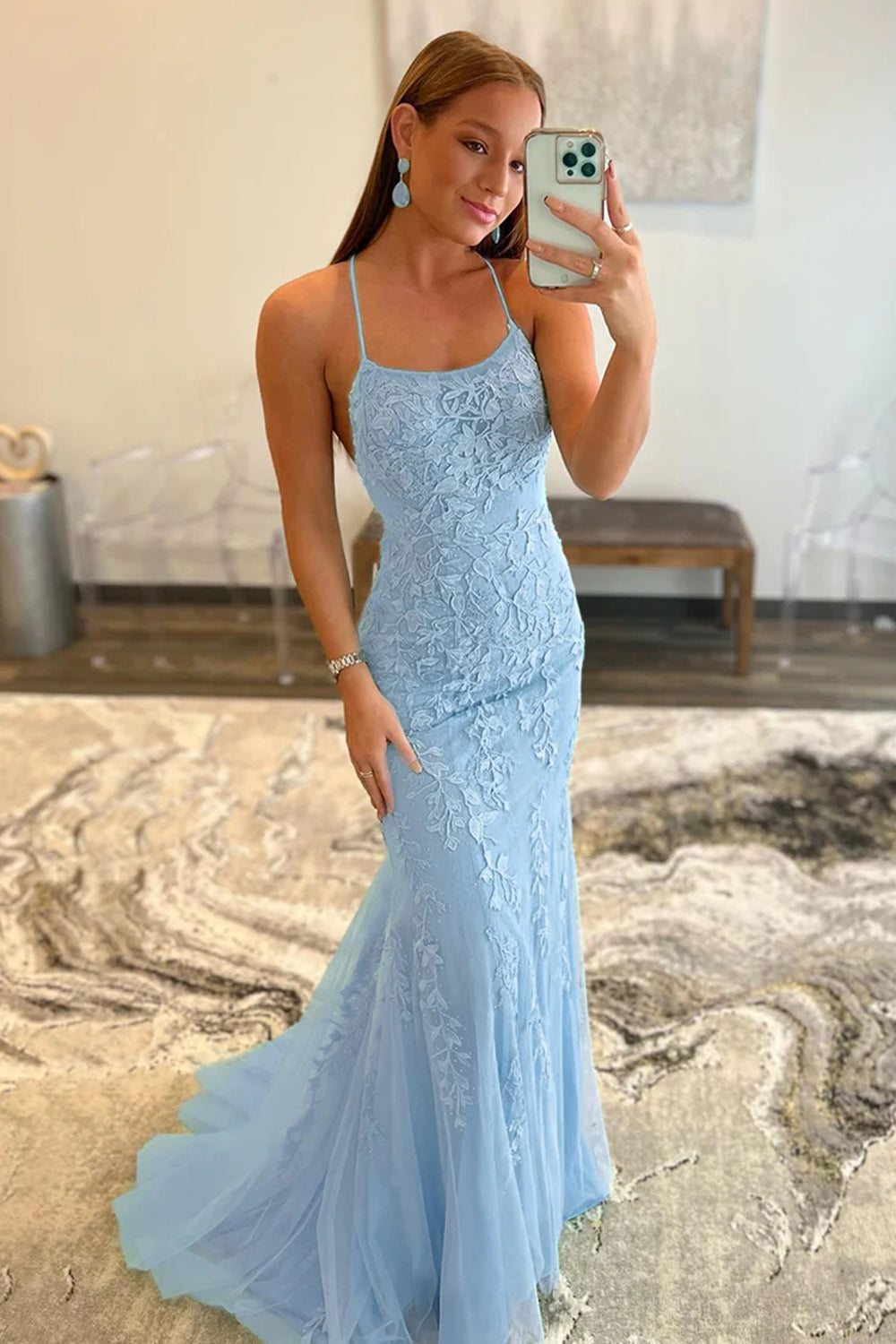 Lucille | Vestido de fiesta de encaje con tirantes finos estilo sirena