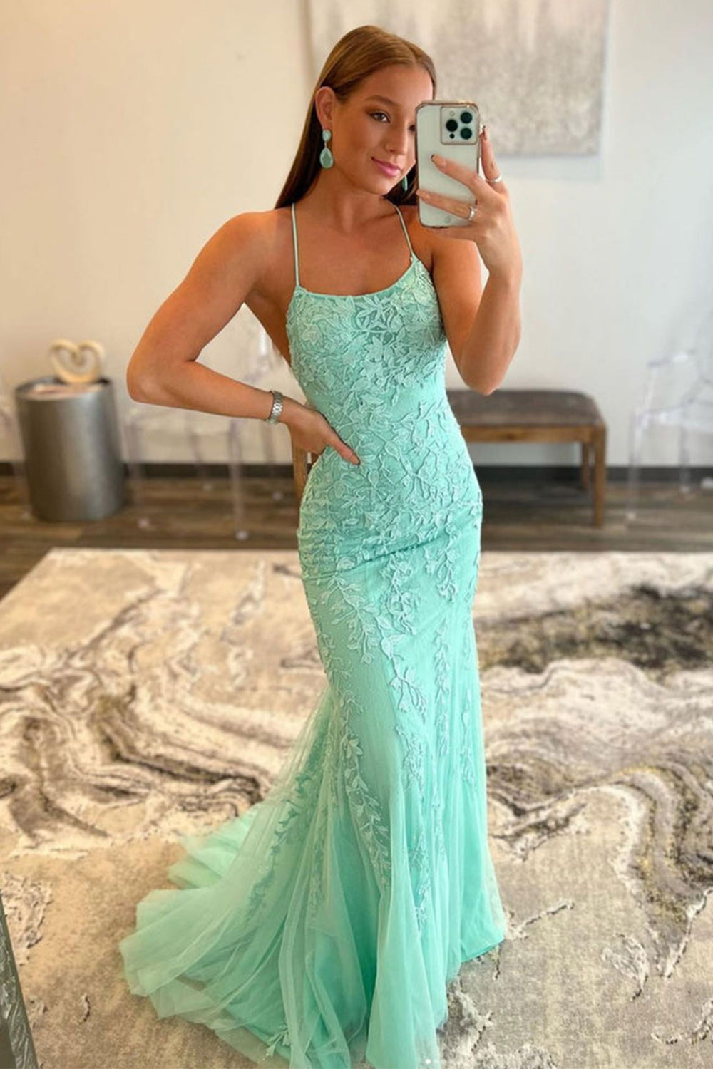 Lucille | Vestido de fiesta de encaje con tirantes finos estilo sirena