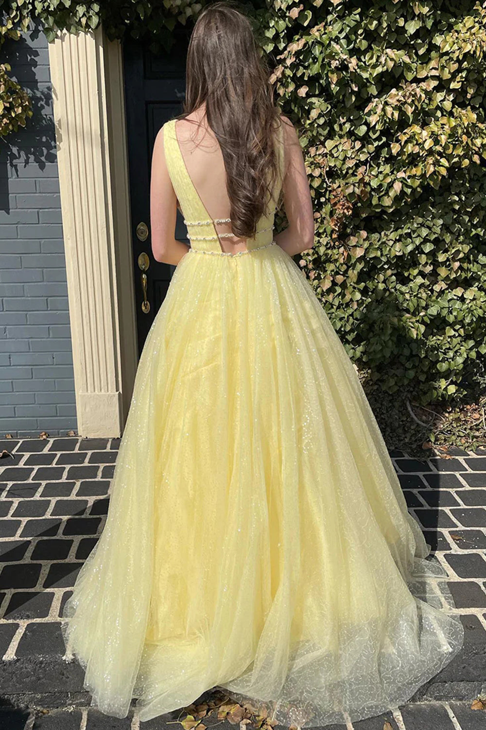 Vestido de fiesta de tul brillante con escote en V y corte en A