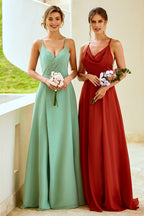 Vestido largo de dama de honor con tirantes finos