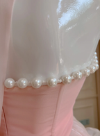 Vestido sencillo de fiesta rosa con escote halter, tul, perlas, cuentas y volantes asimétricos (Y8582)