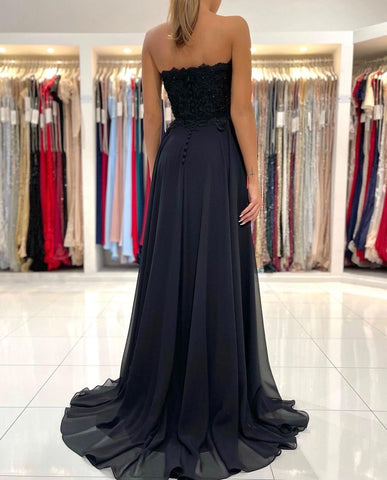 Robe de bal longue noire à décolleté cœur et fente