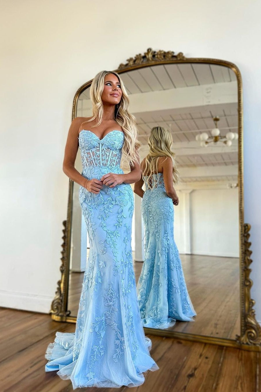 Vestidos de fiesta formales de sirena azul cielo con escote corazón y encaje