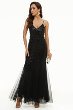 Robe de bal longue fourreau à fines bretelles et sequins noirs